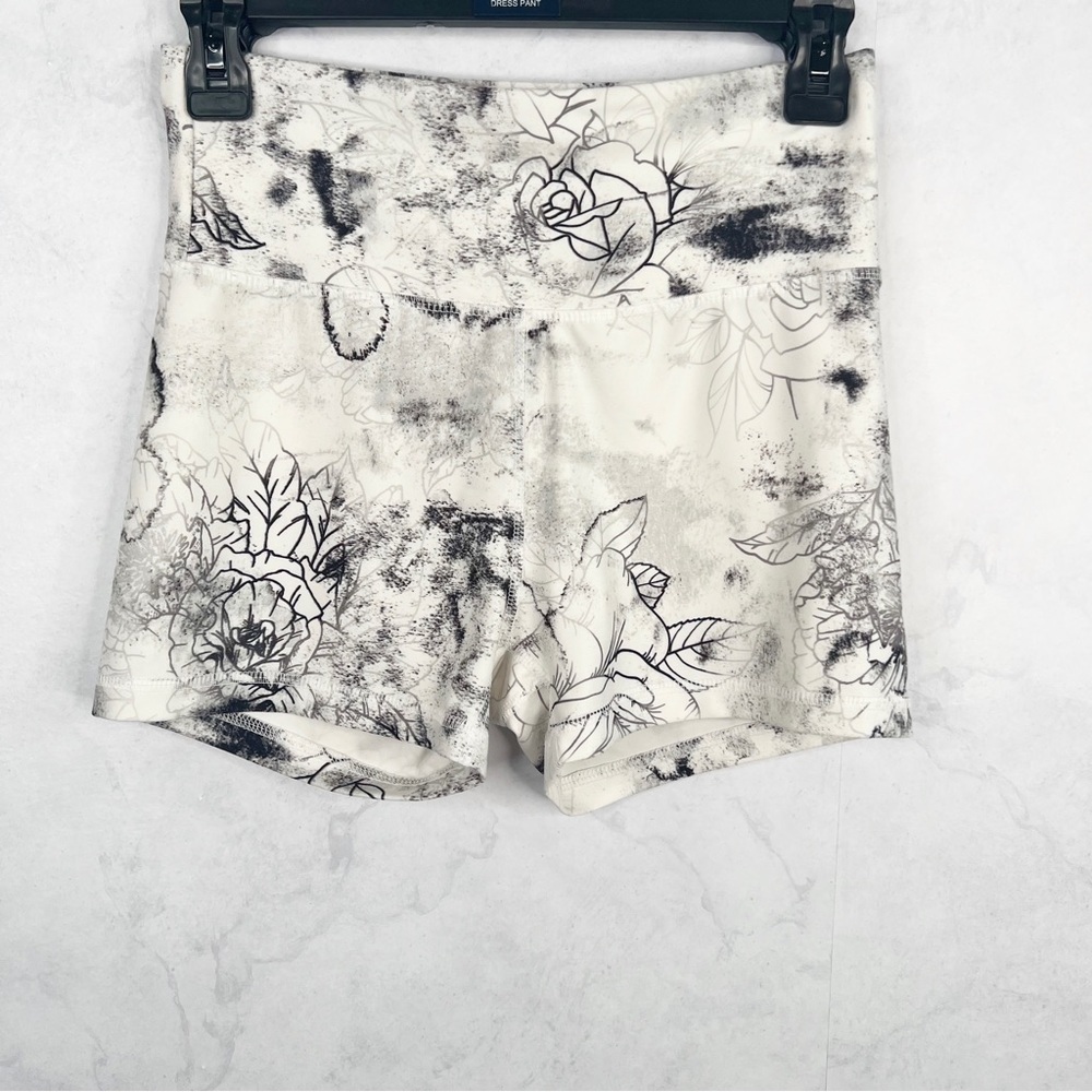 [Balance Collection] Floral Shorts